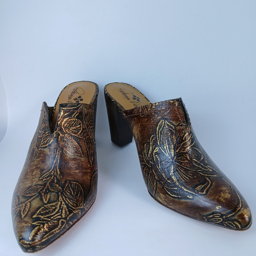 Patricia Nash Women 9 Brown Gold Floral Embossed Leather Mule Heels Western Boho